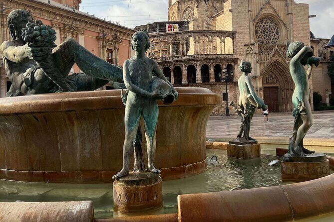 In Love with Valencia: A Self-Guided Tour of its Landmarks - Exploring Valencia’s Historic Heart