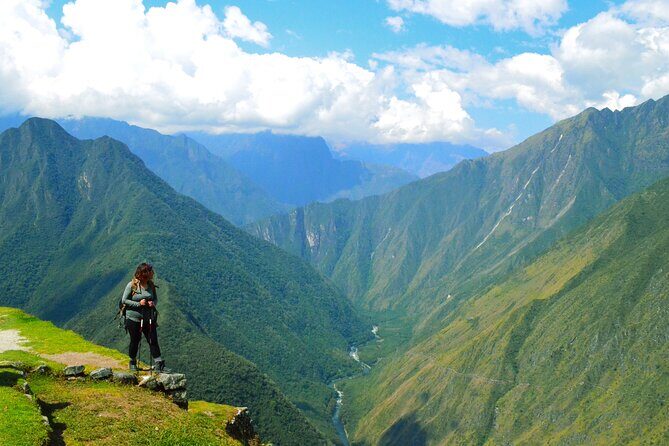 Inca Trail hike 4 days to Machu Picchu with panoramic Train - Key Points