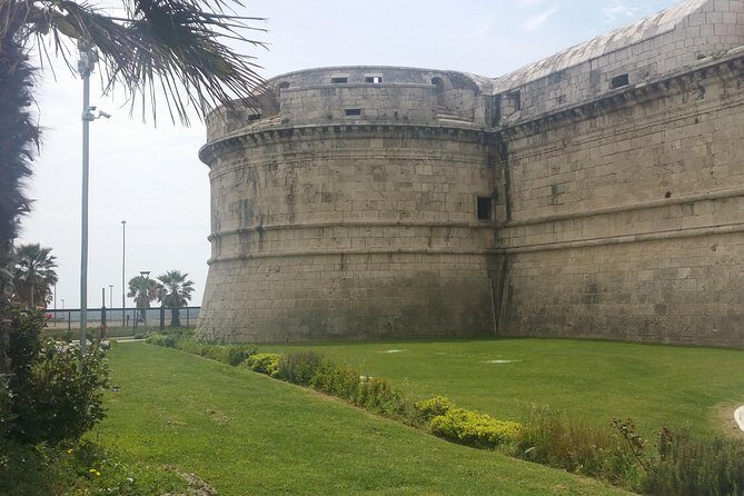 Incitur tours Civitavecchia with you! Walking Tour - A Detailed Look at the Civitavecchia Walking Tour