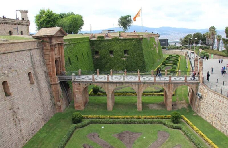 Inclusive Barcelona: Wheelchair-Friendly Private Tour - Exploring Barcelona at Your Pace: An In-Depth Look