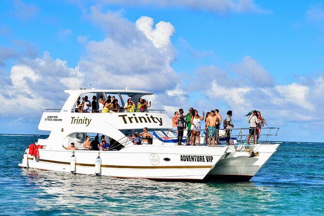 Infinity party boat in Punta Cana - The Route and What’s Included