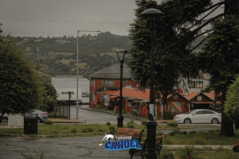 Inner Coast of Chiloé: Road and Sea. - Key Points