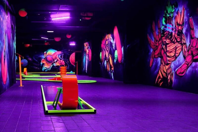 Innsbruck: 3D Mini Golf with Dazzling Light Effects - A Deep Dive into the 3D Mini Golf Experience in Innsbruck
