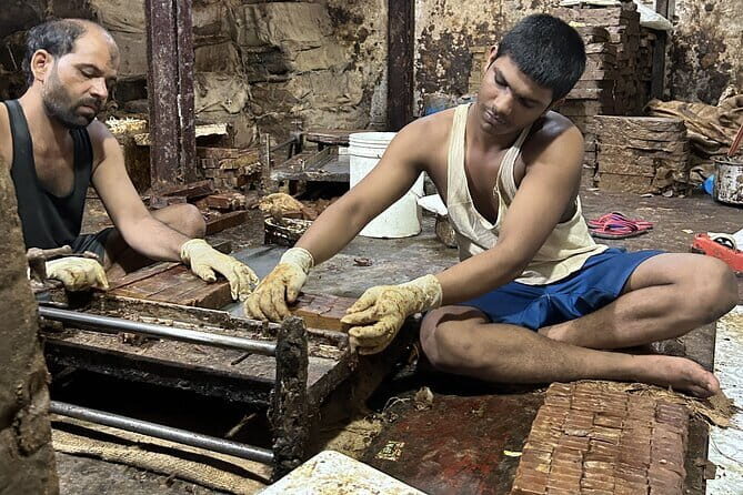 Inside Dharavi: A Unique Slum Tour with an Local Guide - Key Points