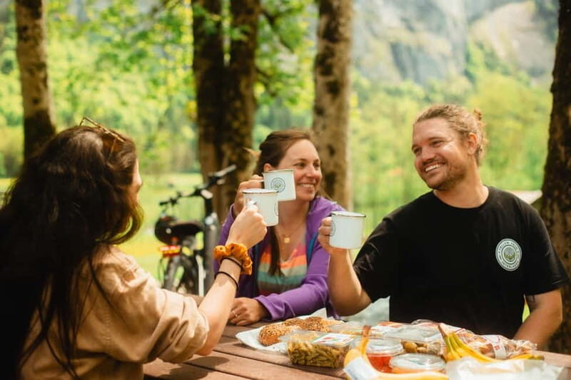 Interlaken - Lauterbrunnen E-bike Tour: Valley of Waterfalls - A Closer Look at the Lauterbrunnen Valley E-bike Experience