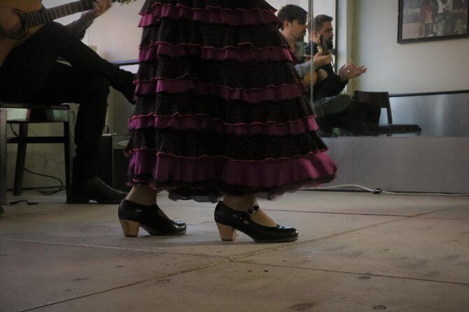 Intimate Flamenco Performance - Key Points