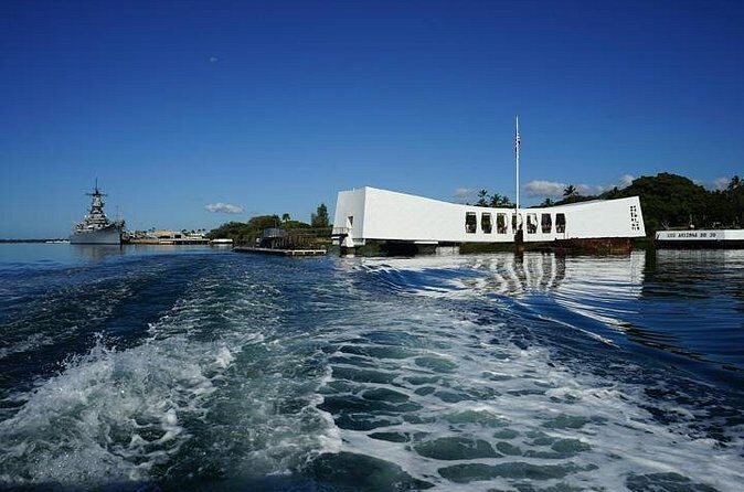 Intimate WWII: Honor our Heroes and Historic Honolulu Tour With Lunch - Who Would Love This Tour?