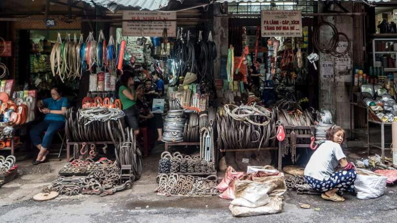 Into The Thieves Market Hanoi Photography Tour - Who Would Enjoy This Tour?