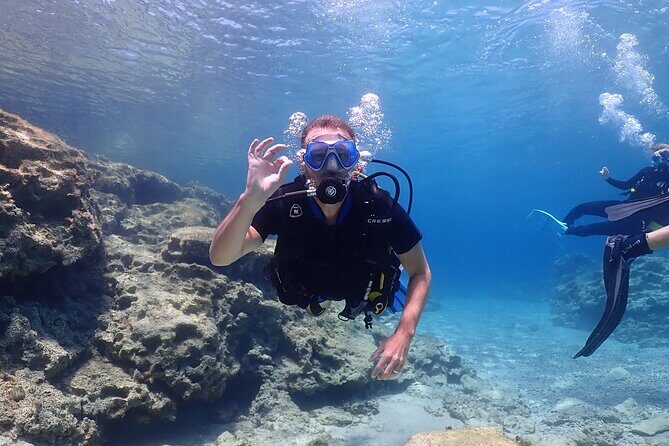 Introductory diving in small groups - Introductory diving in small groups
