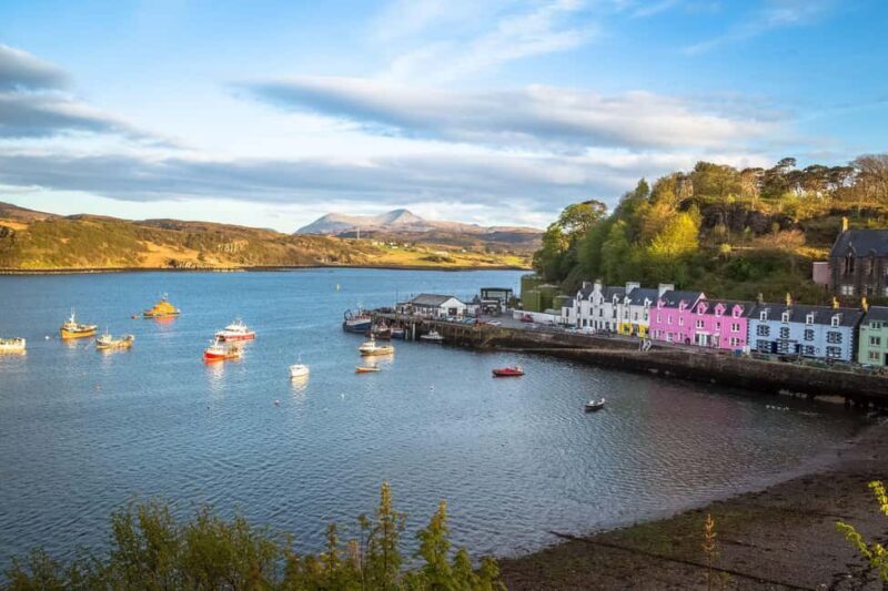 Inverness: Isle of Skye, Fairy Pools, & Castles Day Trip - The Return Journey: Castles and Loch Ness