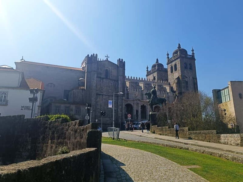 Invincible City of Porto Walking Tour - Practical Tips for Your Porto Visit