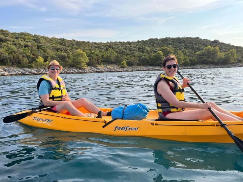 iovo Island: Sunset Kayak Tour with Wine - Starting Point and Logistics