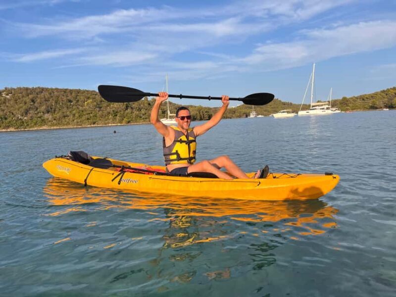 iovo Island: Sunset Kayak Tour with Wine - The Paddle: Coastline and Cliffs
