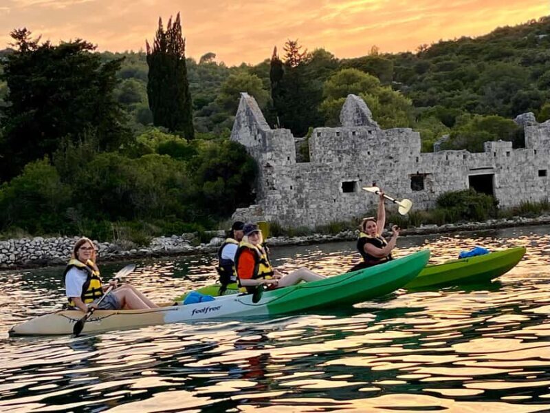 iovo Island: Sunset Kayak Tour with Wine - Sunset and Photography