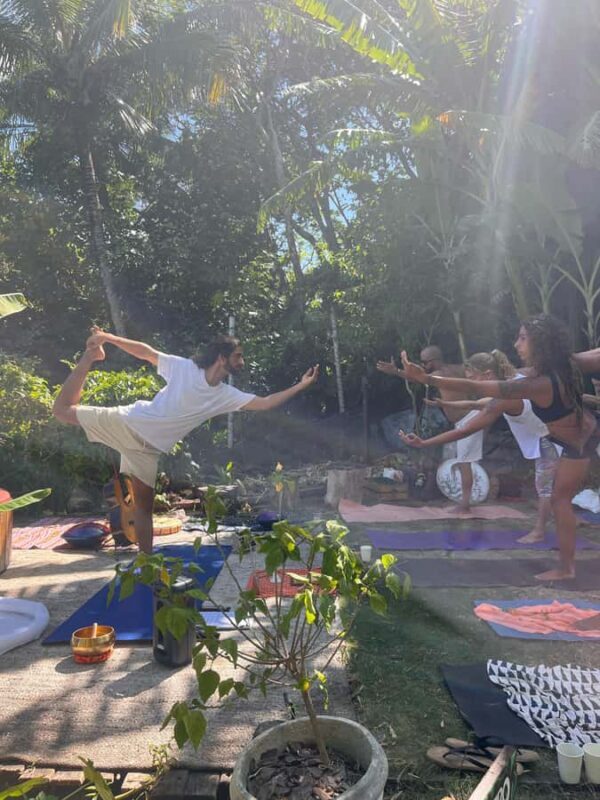 Ipanema Beach: yoga classes with sound healing - Key Points