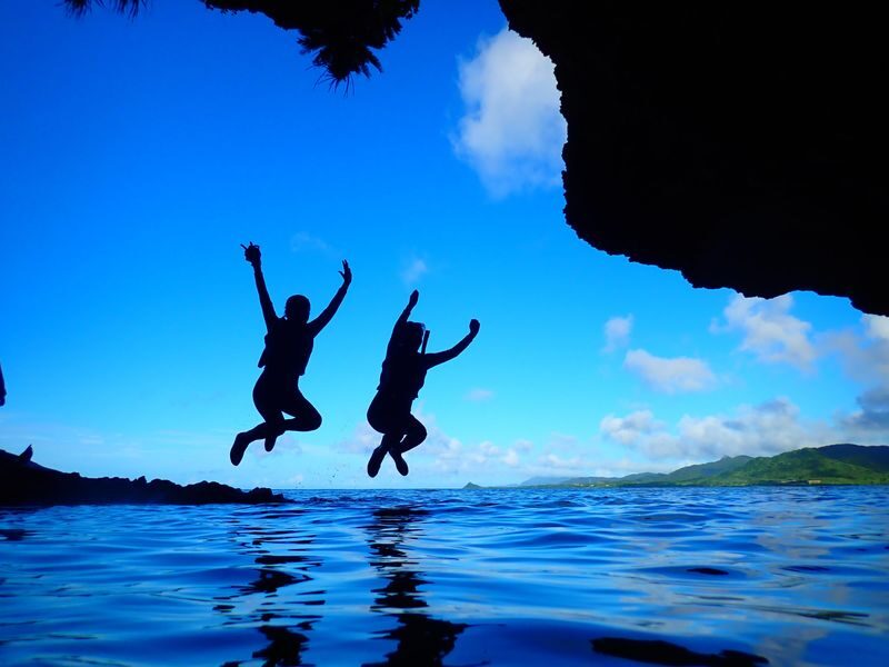 Ishigaki Island/Half-Day: Blue Cave Exploration & Snorkeling (Okinawa) - Guides, safety and group size