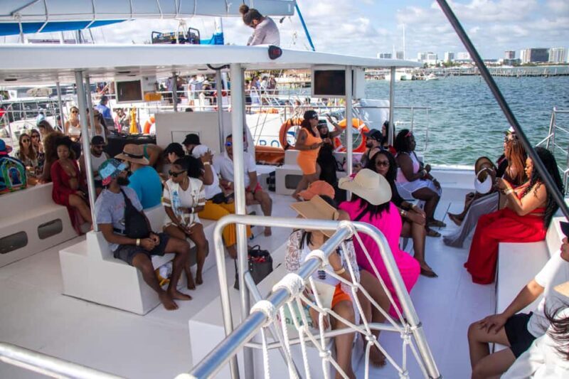 Isla Mujeres Catamaran, Snorkel & Buffet Lunch - Buffet Lunch and Beachside Relaxation