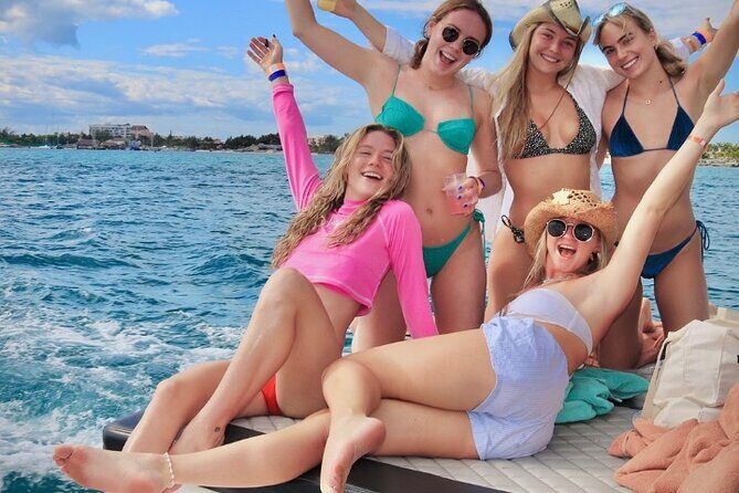 Isla Mujeres Catamaran Tour with Snorkeling, Open Bar & Buffet - A Deep Dive into the Tour Experience