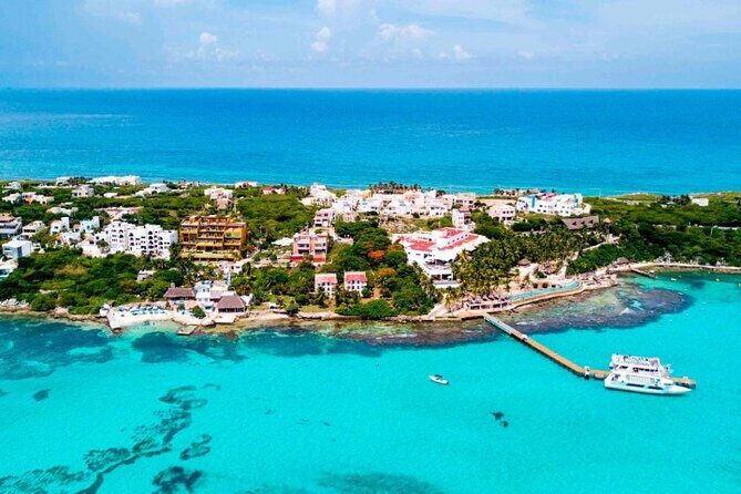 Isla Mujeres on luxury catamaran with snorkel, open bar and lunch - Key Points