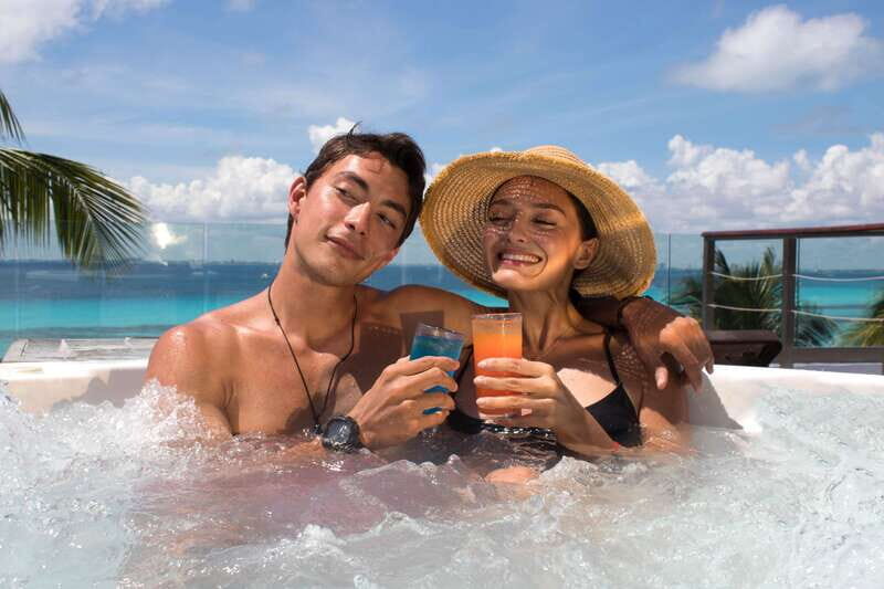 Isla Mujeres: Royal Garrafon VIP and Punta Sur admission - Key Points