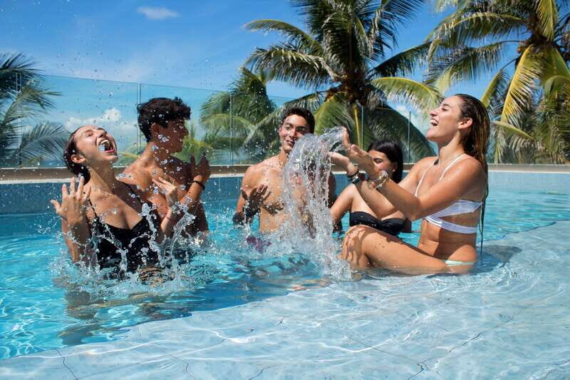 Isla Mujeres: Royal Garrafon VIP and Punta Sur admission - Who Should Consider This Tour?