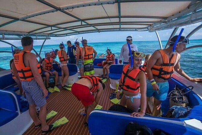 Isla Mujeres Tour in Private Catamaran with Food & Drinks - Key Points