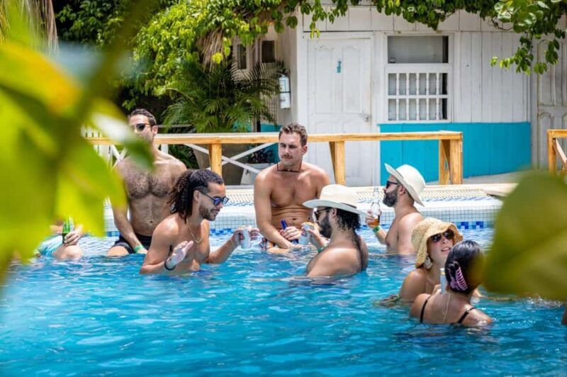 Isla Tierra Bomba beach club: Day Pass with typical food - Key Points