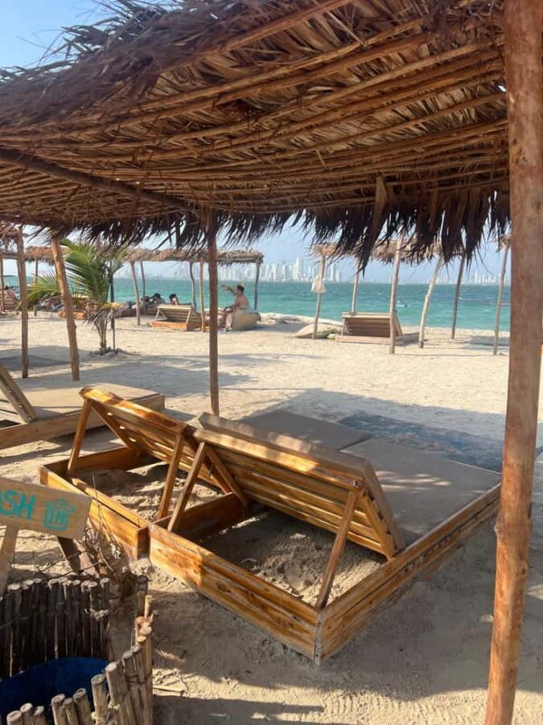 Isla Tierra Bomba beach club: Day Pass with typical food - FAQ