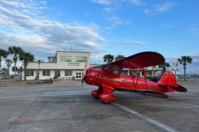 Island and Bolivar Tour, Open Cockpit Biplane Ride - A Closer Look at the Island and Bolivar Tour in a Vintage Biplane