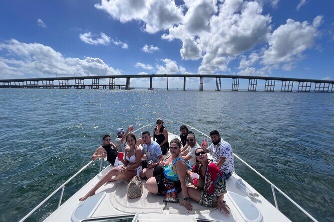 Island Fun Yacht Rental in Miami Beach - Miamis Waterway Wonder: A Review of Island Fun Yacht Rental