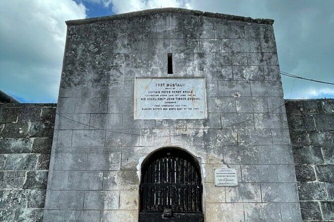 Island Tour,Beach & Lunch stop at Fish fry in Nassau Bahamas - FAQ