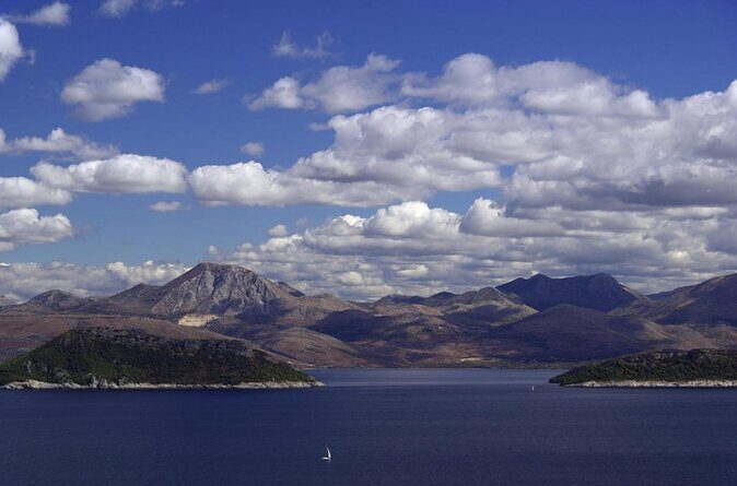 Islands & Caves Private Tour with pickup, drinks & fuel included - What This Tour Offers: A Deep Dive
