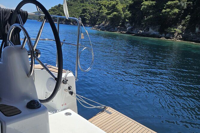 Islands Tour on Luxurious Jeanneau Sun Odyssey - Authentic Traveler Perspectives