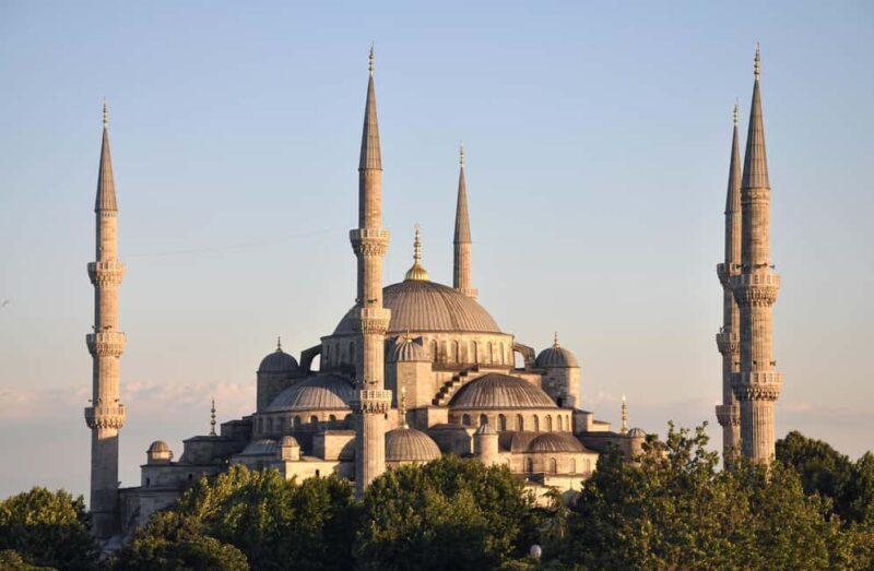 Istanbul: Balat, Blue Mosque, and Hagia Sophia Guided Tour - A Closer Look at the Experience
