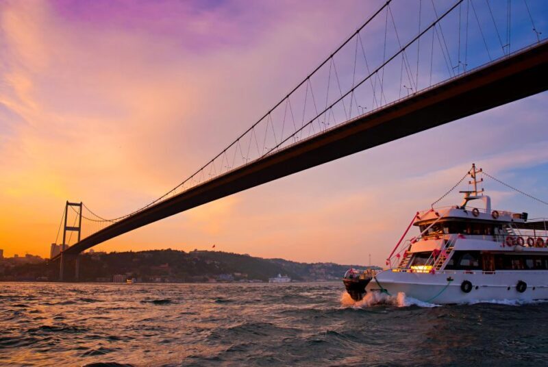 Istanbul: Bosphorus and Golden Horn River Sunset Cruise - Istanbul: Bosphorus and Golden Horn River Sunset Cruise