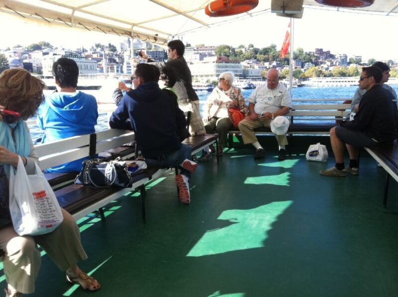 Istanbul: Bosphorus Boat Tour and Two Continents with Lunch - Authentic Experiences and Authenticity