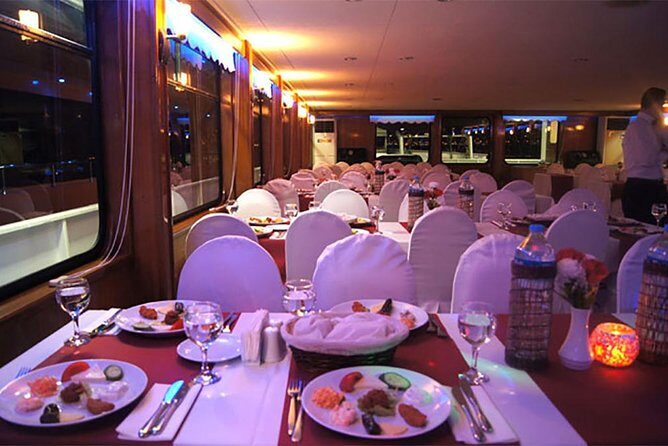 Istanbul Bosphorus Cruise with Dinner and Entertainment - An In-Depth Look at the Experience