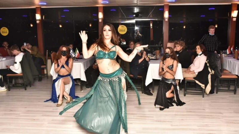 Istanbul: Bosphorus Dinner Cruise - The Experience: A Closer Look at the Bosphorus Dinner Cruise