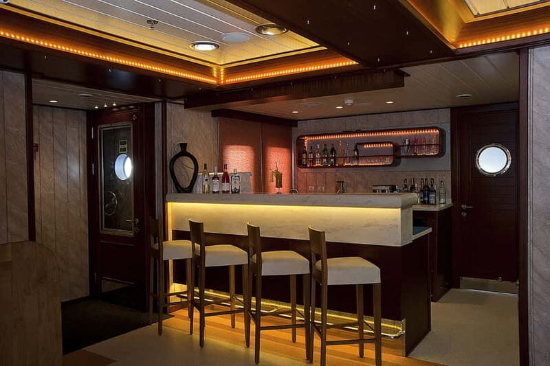 Istanbul: Bosphorus Dinner Cruise & Turkish Night Show - A Deep Look at the Experience