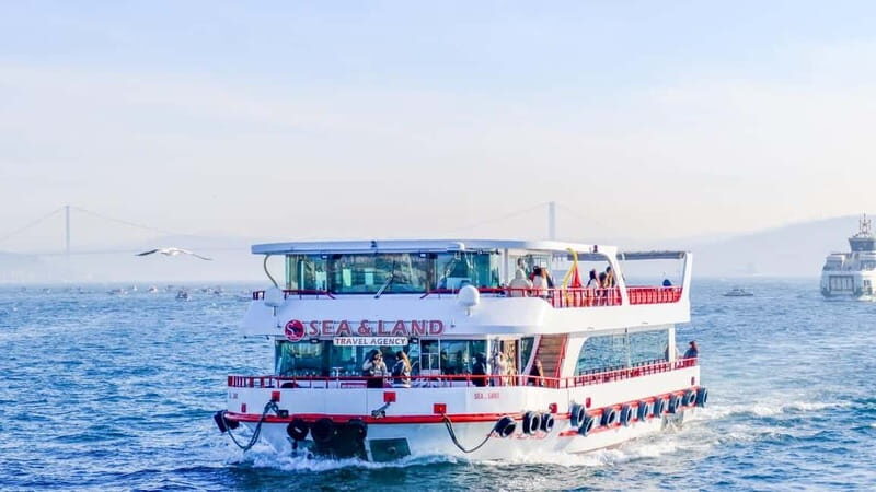 Istanbul: Bosphorus Sightseeing Cruise Tour with Audio Guide - What to Expect on the Bosphorus Cruise