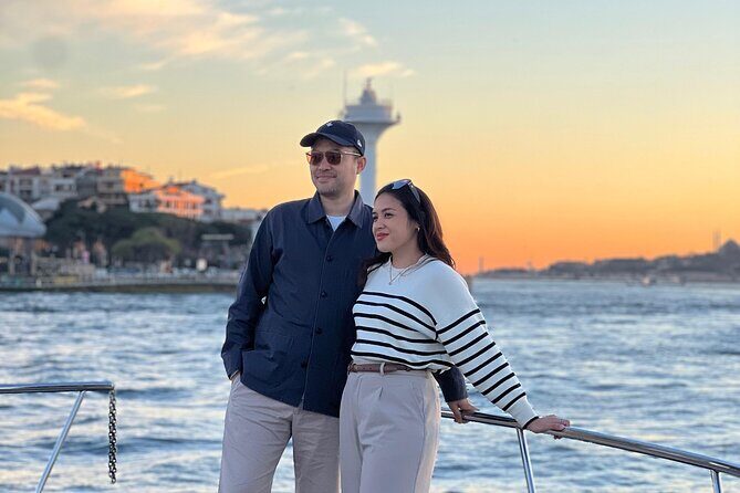 Istanbul Bosphorus Sunset Cruise on the Luxury Yacht - An In-depth Look at the Bosphorus Sunset Cruise