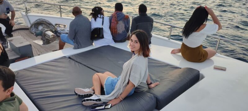 Istanbul: Bosphorus Sunset Cruise on Yacht with Live Guide - Summary: The Balanced Verdict