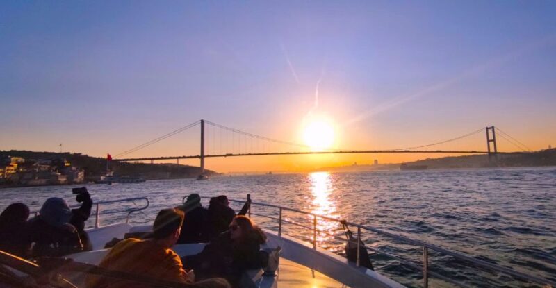 Istanbul: Bosphorus Sunset Cruise with Dinner - An In-Depth Look at the Bosphorus Sunset Dinner Cruise