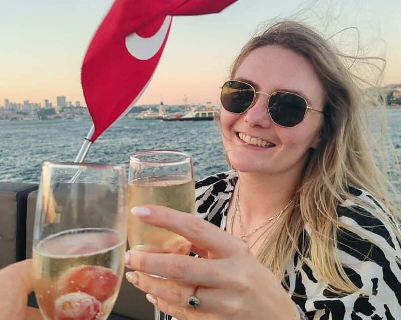 Istanbul: Bosphorus Sunset or Night Yacht Cruise & Transfers - What to Expect at Each Part of the Tour