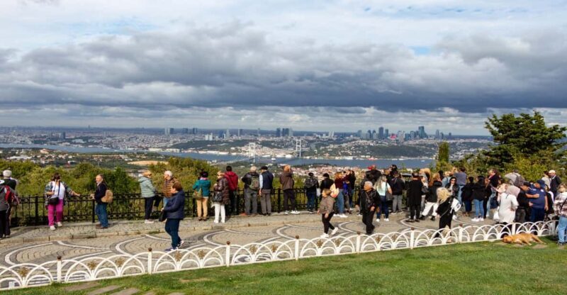 Istanbul: City Hightlights Bus Tour and Bosphorus Cruise - A Closer Look at the Day in Istanbul