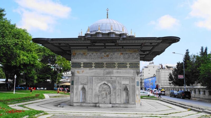 Istanbul: Discover Dolmabahçe Palace and Surroundings - Istanbul: Discover Dolmabahçe Palace and Surroundings