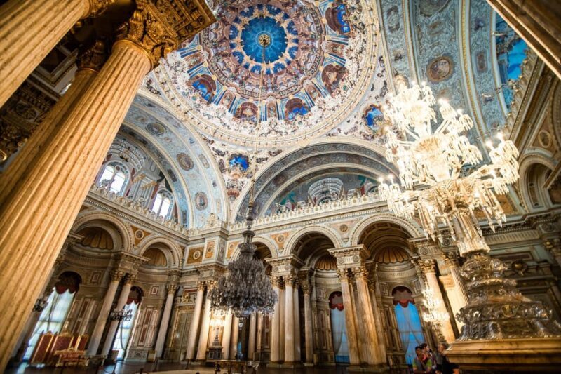 Istanbul: Discover Dolmabahçe Palace and Surroundings - Visiting Dolmabahçe Mosque
