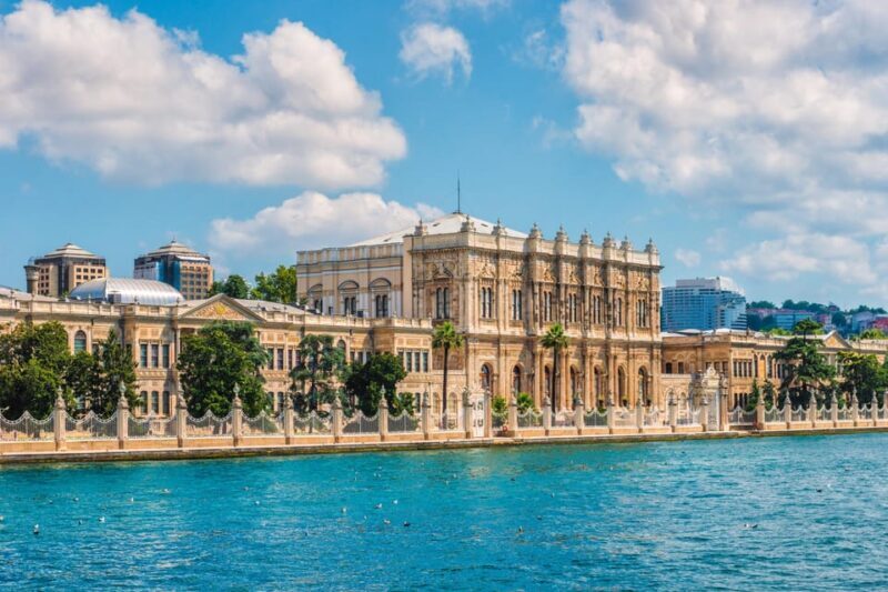Istanbul Dolmabahçe Palace Private Tour with Transfers - Discovering Dolmabahçe Palace: An Istanbul Must-See