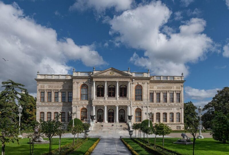 Istanbul: Dolmabahce Palace Tour and Bosphorus Yacht Cruise - Discover Istanbul’s Opulence and Waterway Charm with Dolmabahçe Palace & Bosphorus Yacht Cruise