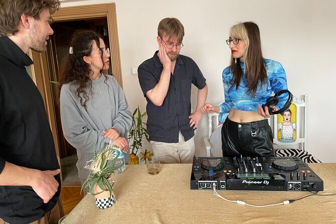 Istanbul Electronic Music and Culture Workshop From Local DJ - The Value of the Experience